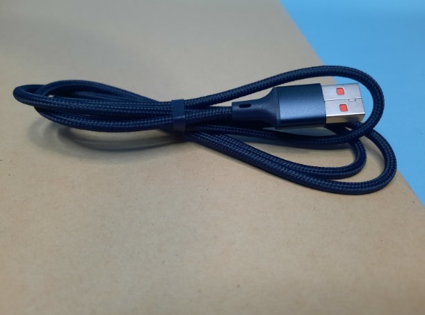 Защита проводов от истирания